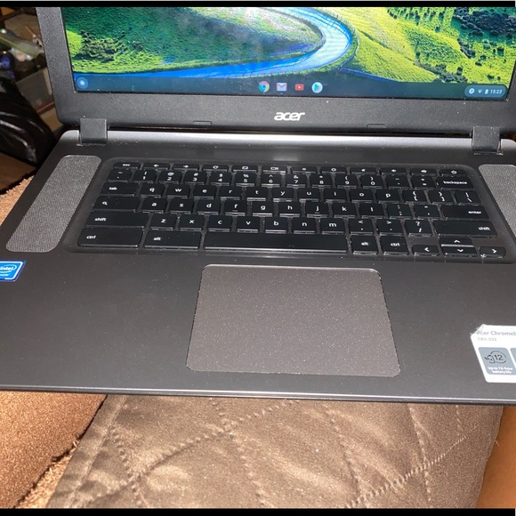 Laptop - Picture 2 of 4